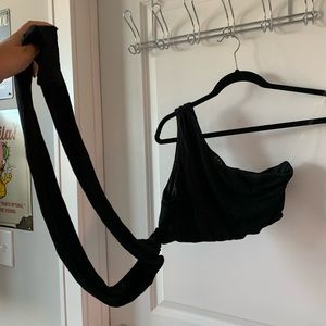 black crop tie with tie around part